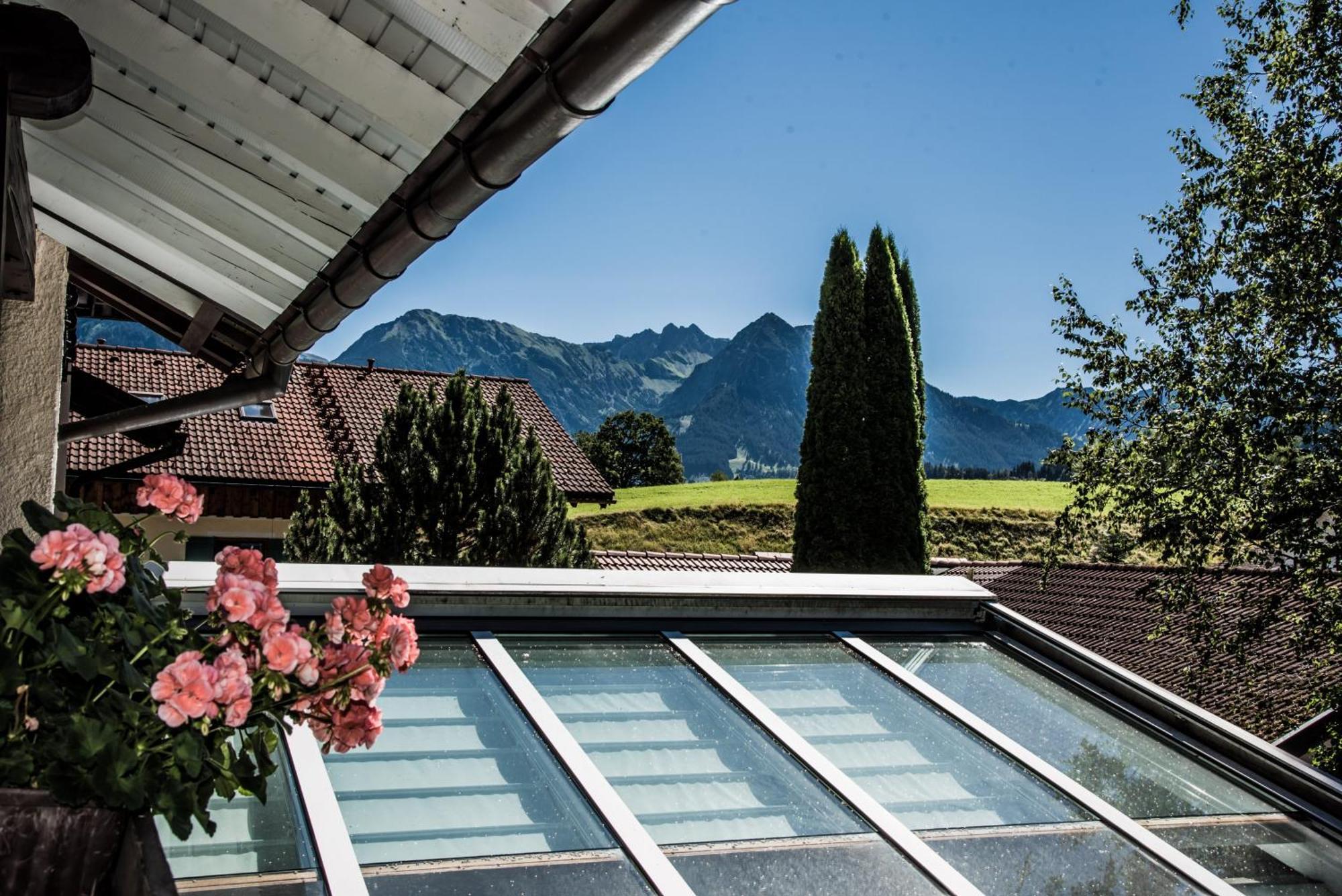 Haus Susanne - Top-Ferienwohnungen - Sommer-Bergbahn Inklusive Obermaiselstein Exterior foto