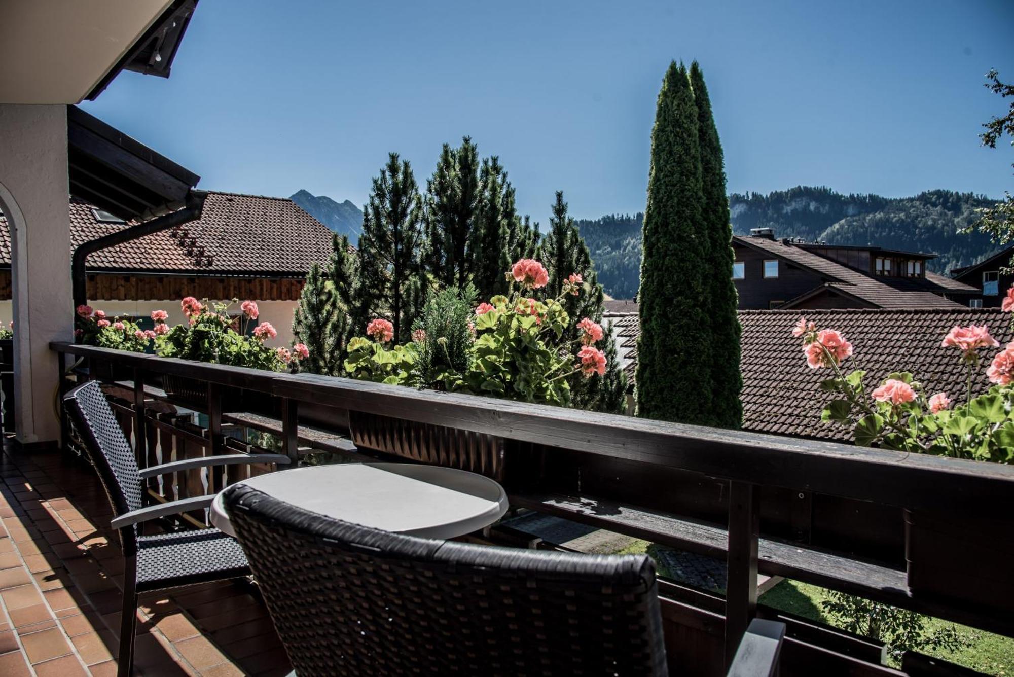 Haus Susanne - Top-Ferienwohnungen - Sommer-Bergbahn Inklusive Obermaiselstein Exterior foto